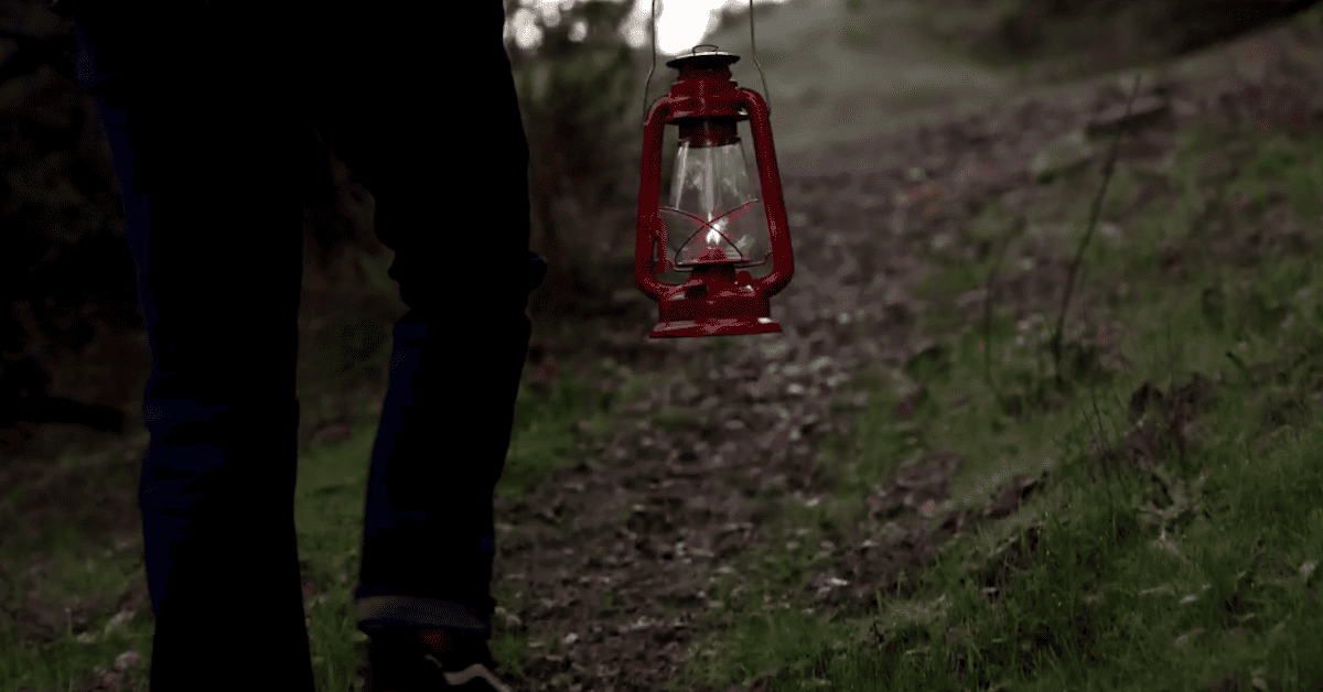 Stansport 12″ Hurricane Lantern Review